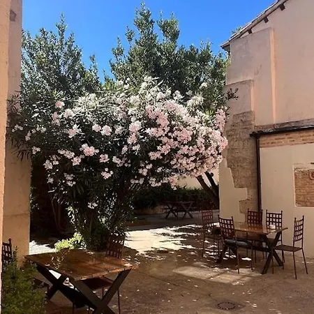 Guest house Palacio Rejadorada Toro