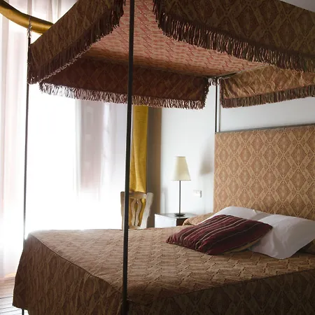 Palacio Rejadorada Konukevi Toro