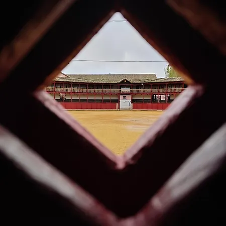 Konukevi Palacio Rejadorada Toro