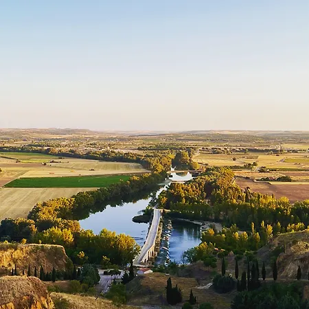 Palacio Rejadorada 3* Toro