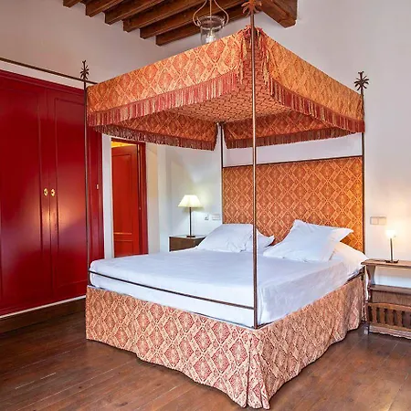 Palacio Rejadorada 3* Toro
